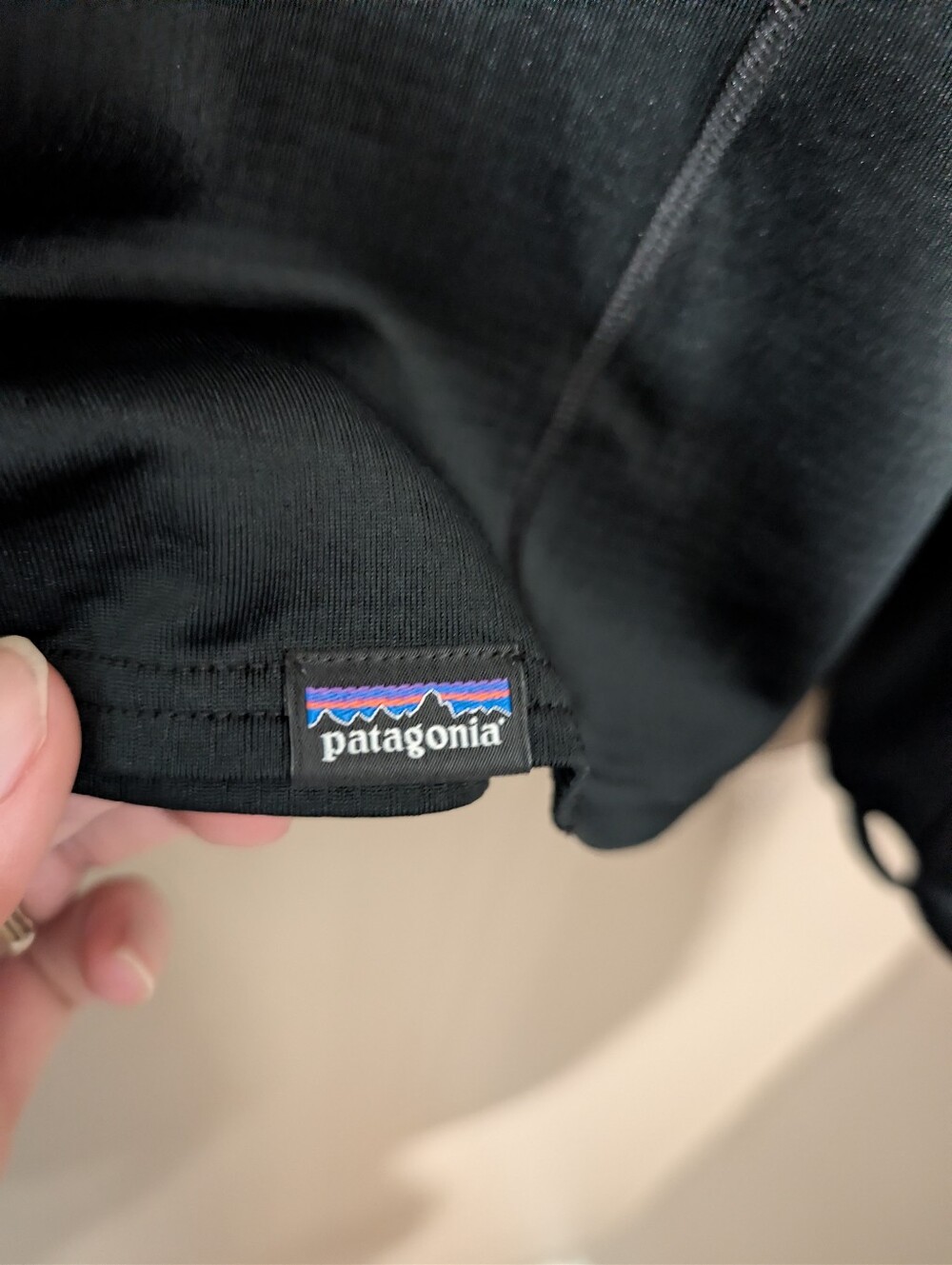Men’s Patagonia Capilene Mid Weight base layer 1/4 zip - Picture 3 of 6